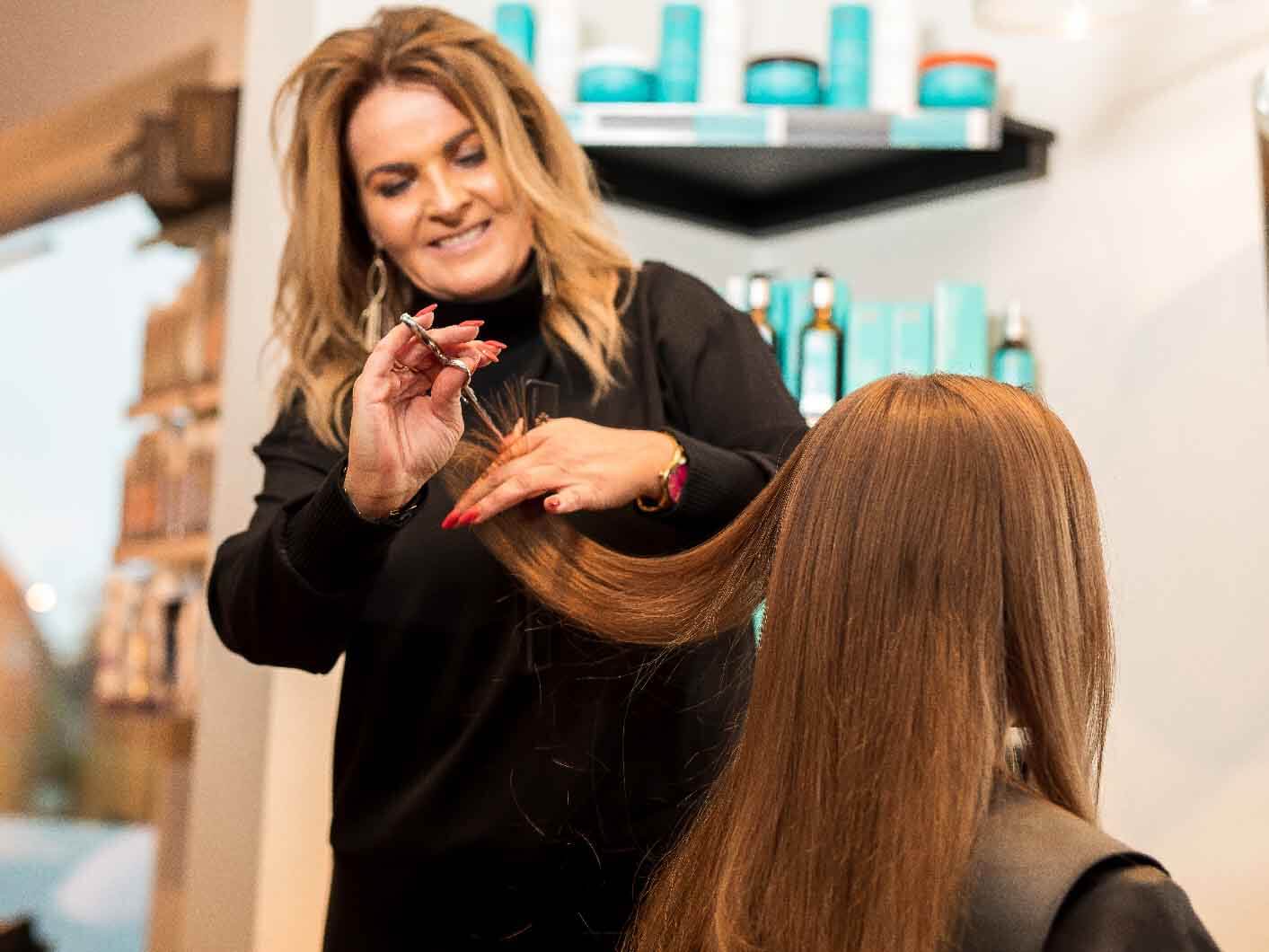 Stemning og hårpleje hos HairSmile i Hvidovre